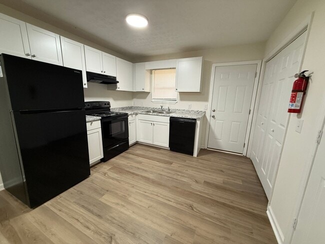 Photo - 160/162 W. Paces Dr Unit 160