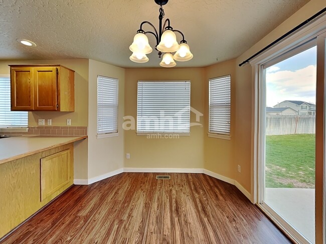Photo - 634 Driftwood Ln