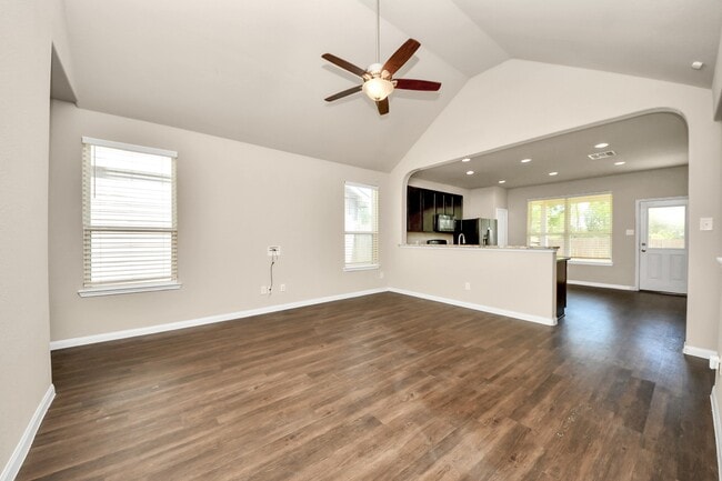 Photo - 17630 Holroyd Rd