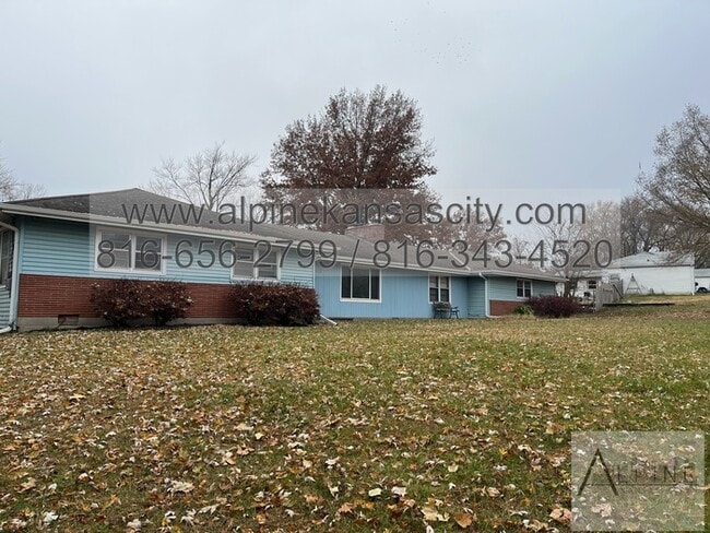 Building Photo - Spacious One Level Home on HUGE LOT!