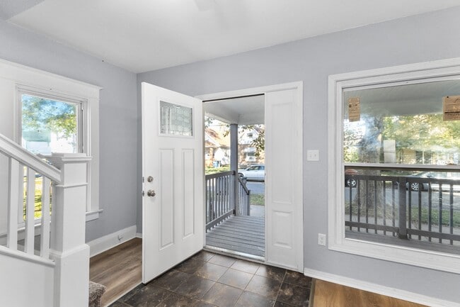 Photo - 1418 Mott Ave