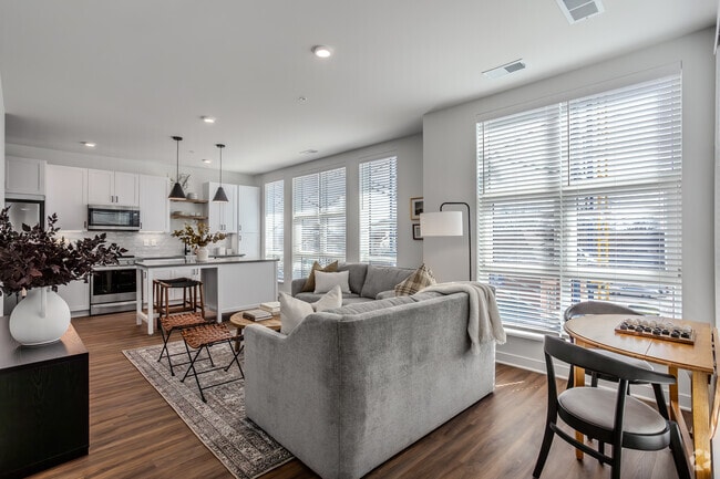 Interior Photo - Fifth x Northwest Rental