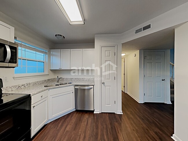 8983 Marisa Dr