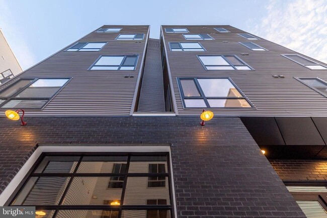 Building Photo - 629 W Girard Ave Unit 305 Rental
