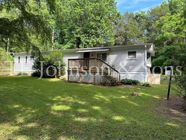 Secluded 2 Bedroom Manufactured Home - Secluded 2 Bedroom Manufactured Home