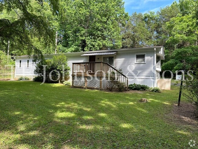 Building Photo - Secluded 2 Bedroom Manufactured Home