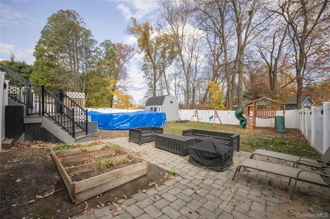 Photo - 8 Loran Ct
