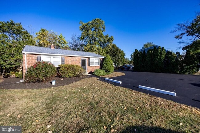 Photo - 1569 Swamp Pike