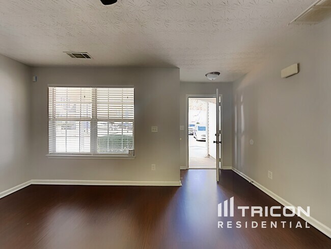 Photo - 128 Spring Walk Wy