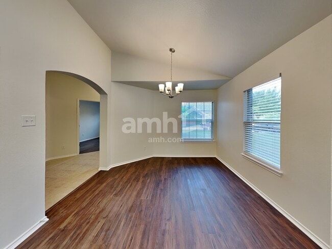 Photo - 8321 Brigalow St