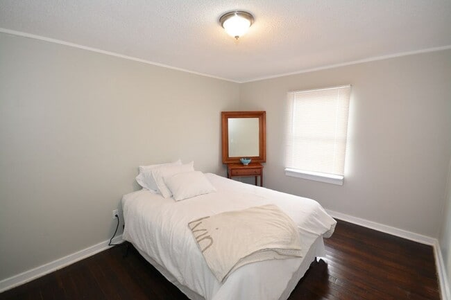Photo - 3909 Cypress Ave SW