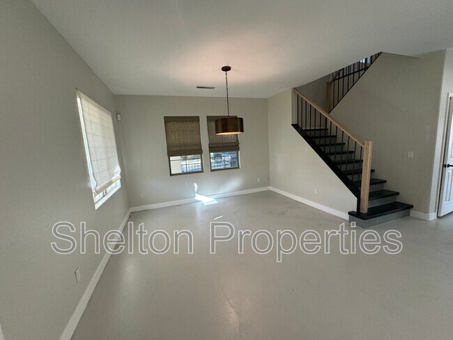 Photo - 20900 W Hamilton St