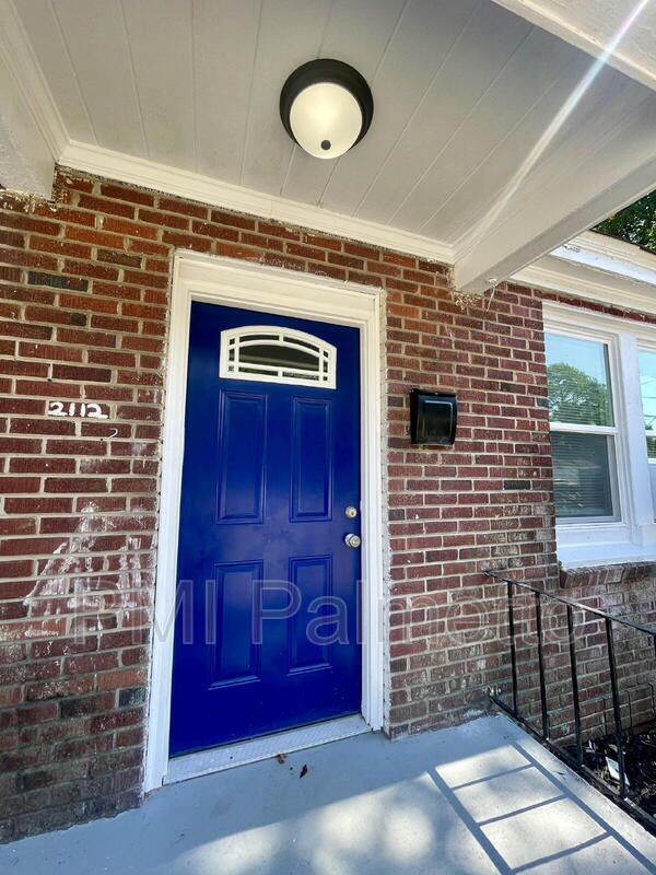 Photo - 2112 Academy St