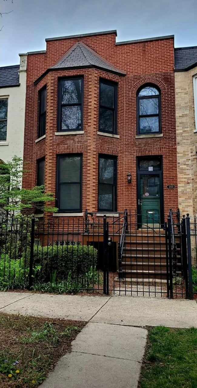 Building Photo - 1820 W Newport Ave Unit 1