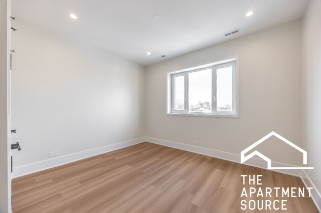 Photo - 1620 W Grand Ave Unidad 2