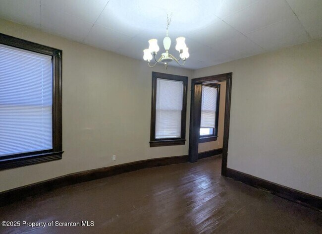 Photo - 1220 Schlager St