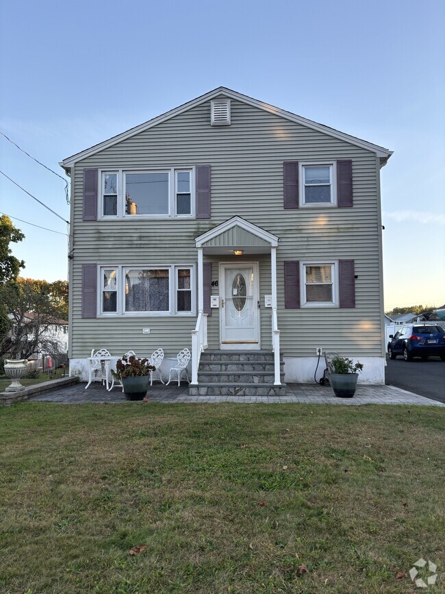 Building Photo - 46 Sterling St Unit 2 Rental