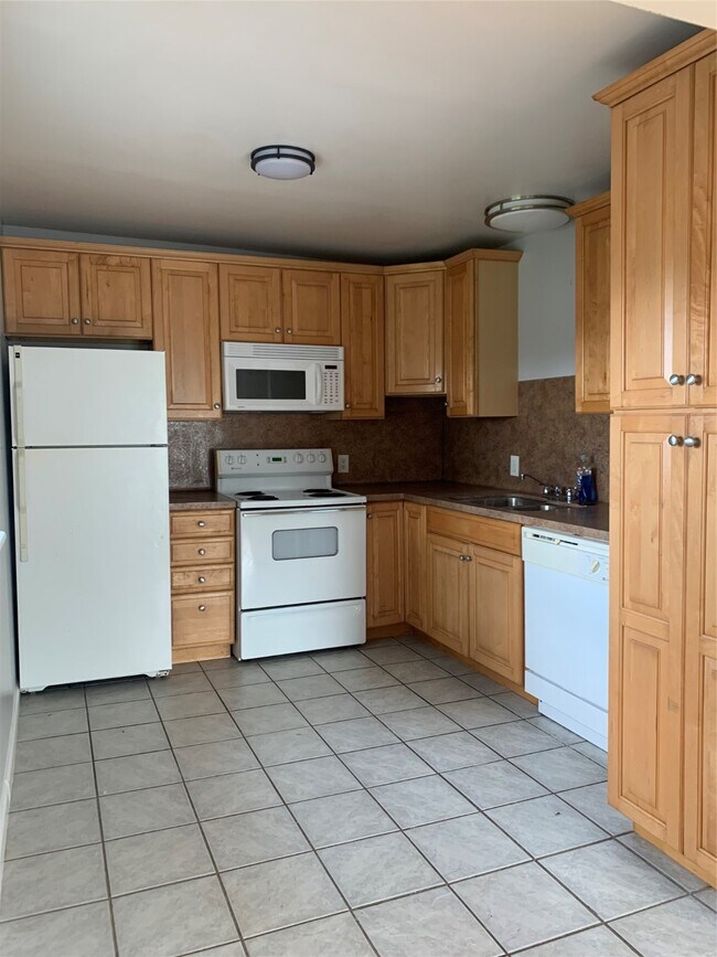 Photo - 213 1st St