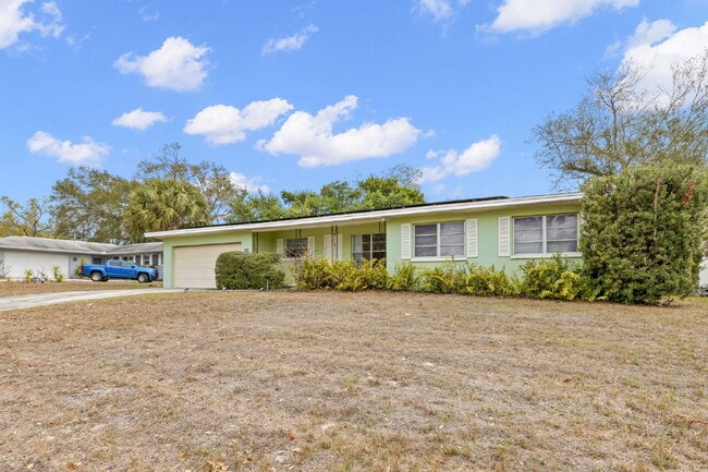 Photo - FULLY FENCED Home For Rent in Clearwater!