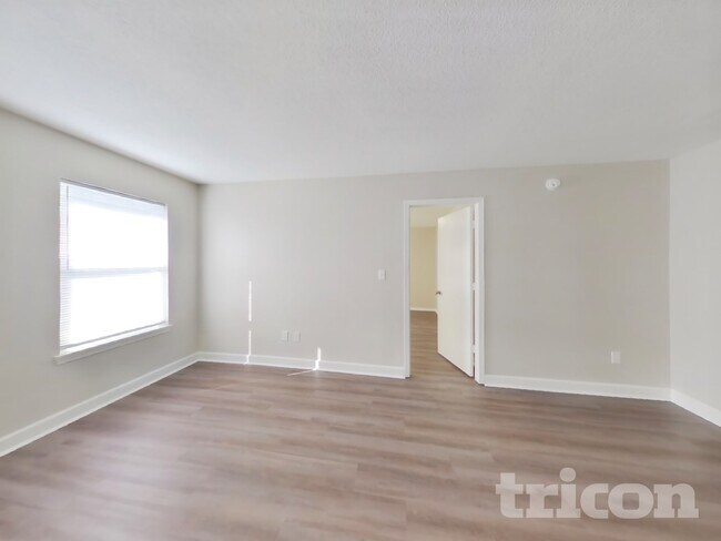 Photo - 177 Broadmoor Bend