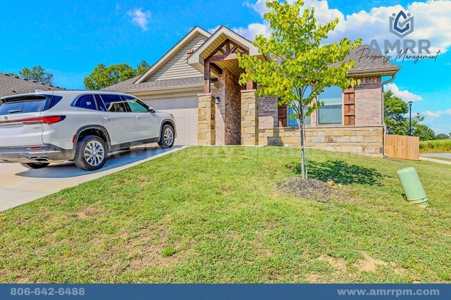 Building Photo - 1213 SW 3rd Ave