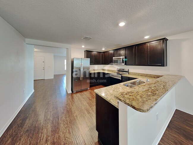 Photo - 823 Chatham Walk Dr