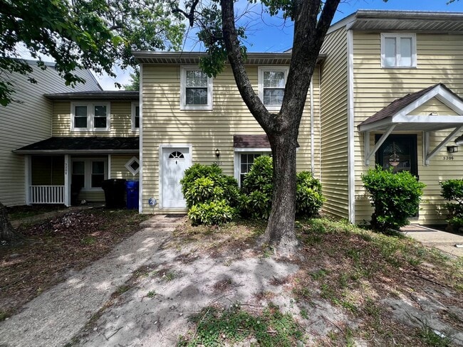 Photo - Charming Townhome in the Heart of Virginia Beach