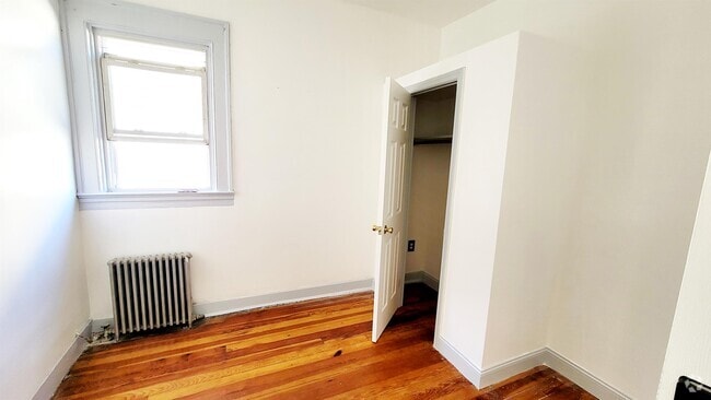 Building Photo - 535 E 29th St Rental