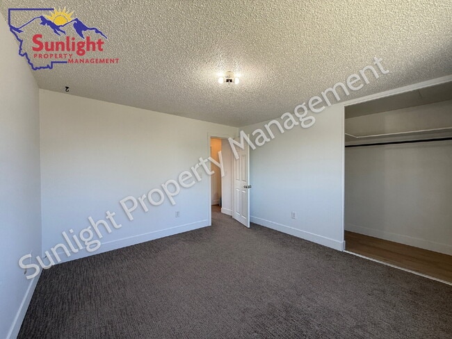 Photo - 2 Bed 1 Bath one side of a Duplex with Fenced Yard