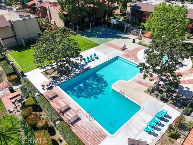 Building Photo - 1040 W MacArthur Blvd Unit 20