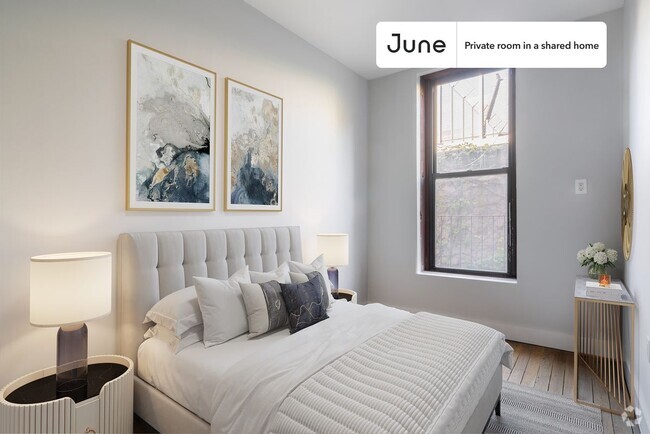 Building Photo - Private bedroom in 4 bed/2 bath Home