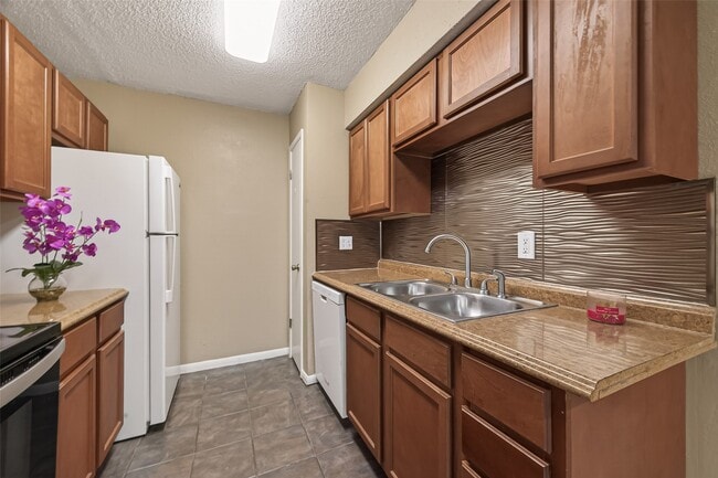Photo - 1500 Bay Area Blvd Unit 208