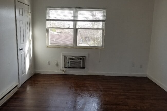 Building Photo - 1227 Hilltop Dr Unit 3