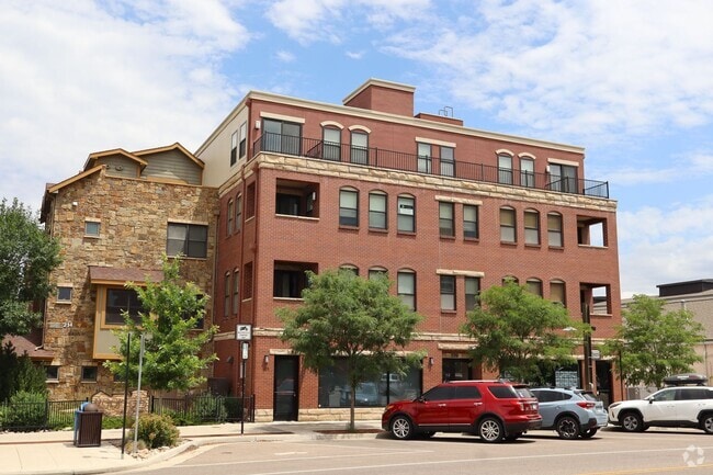Building Photo - Stylish Condo Retreat Steps from Old Town ...