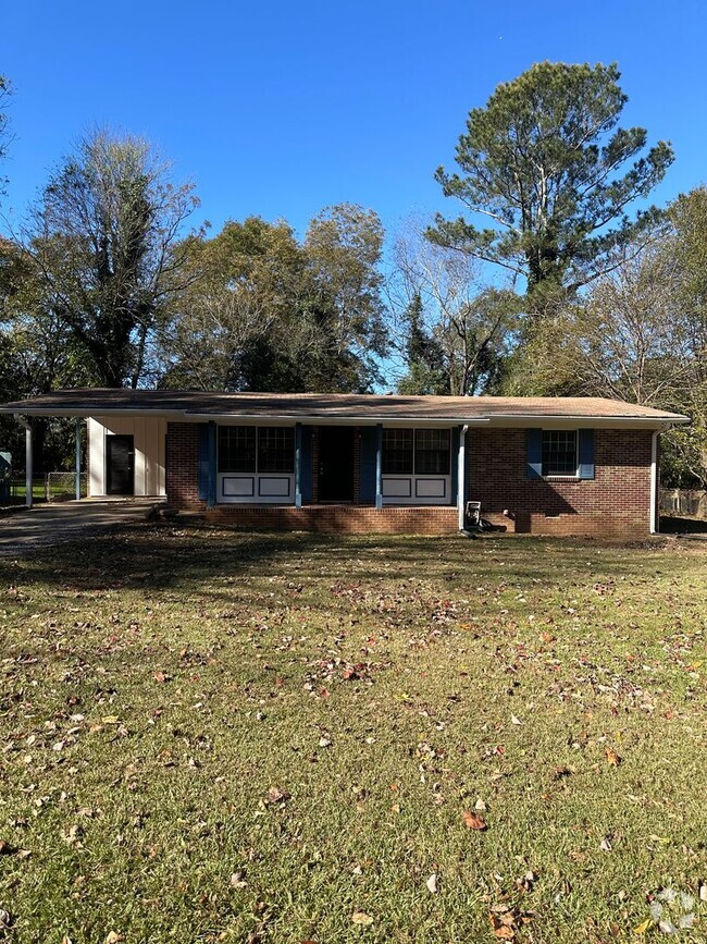 Building Photo - 3/2 Eastside Home that was just remodel -A...