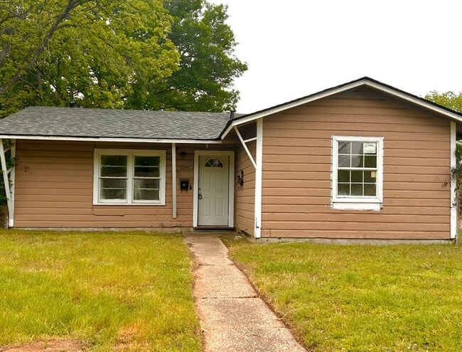 Building Photo - 6431 W Canal Blvd