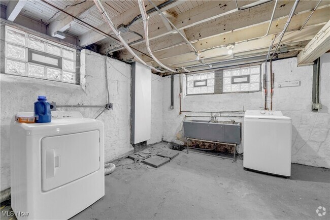 Building Photo - 2638 E 126th St Unit 3 Rental