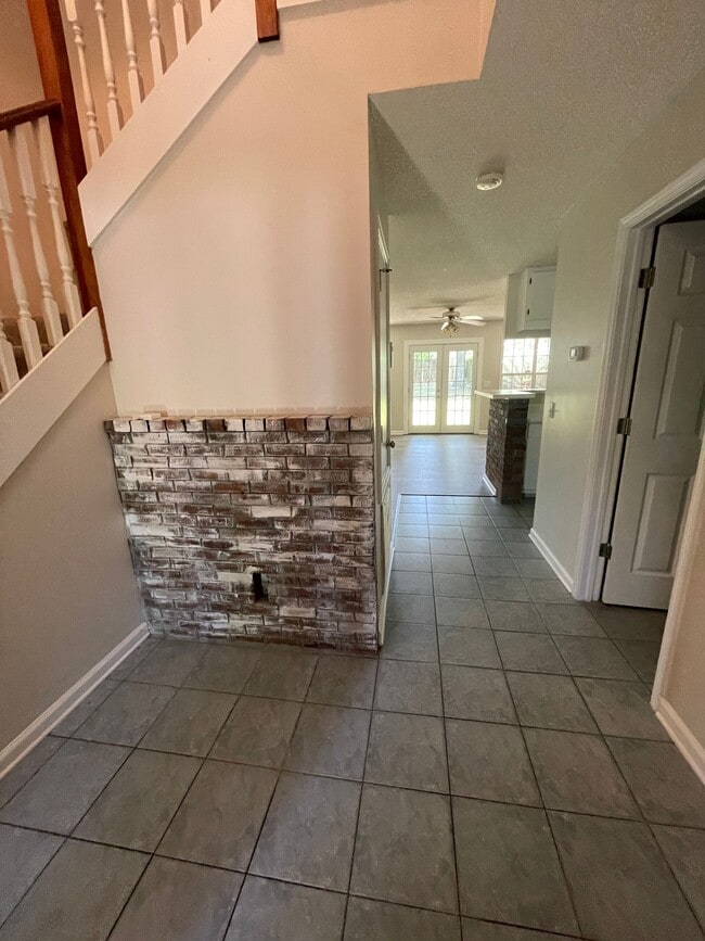 Photo - 112 Candle Brook Dr