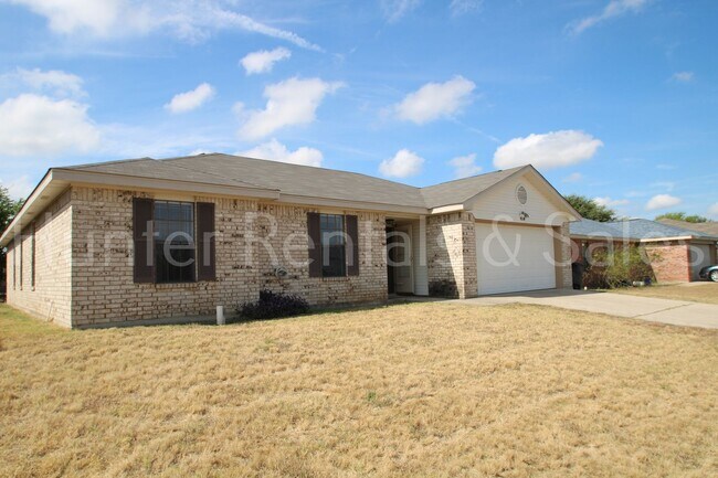 4604 Fieldcrest Dr