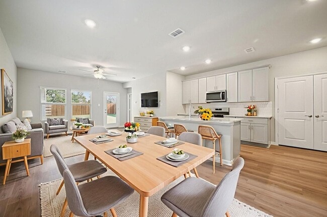 Photo - 1412 Bridgestone Dr