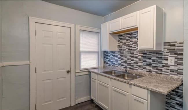 Photo - 11517 Brush St