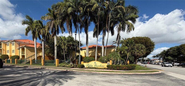 Building Photo - 7320 NW 114th Ave Unit 103