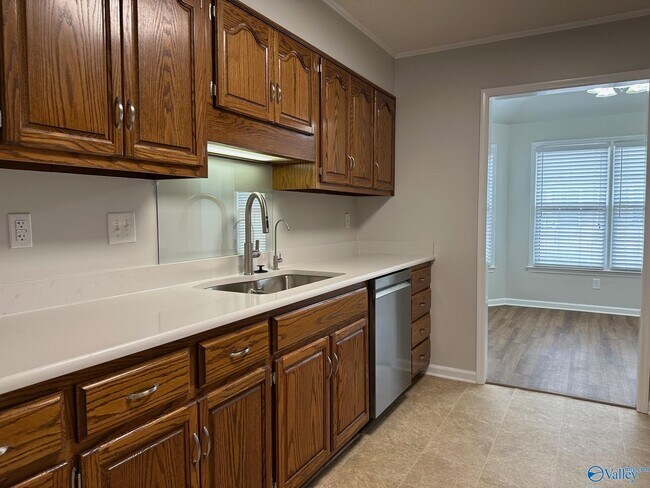 Photo - 101 Springfield Ln