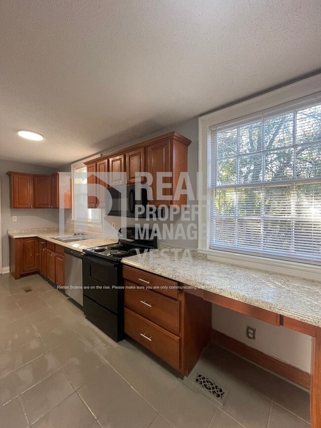 Photo - 1256 Winton Ave