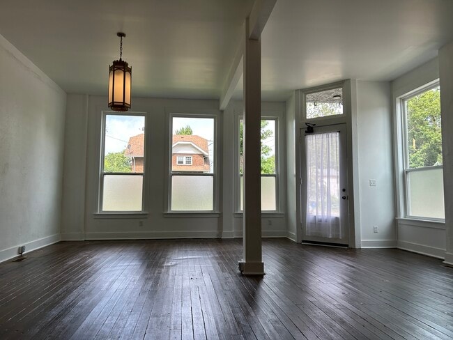 Building Photo - 1700 S College St Unit 1