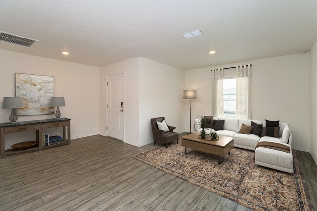 Photo - 250 Catalonia Ave NW