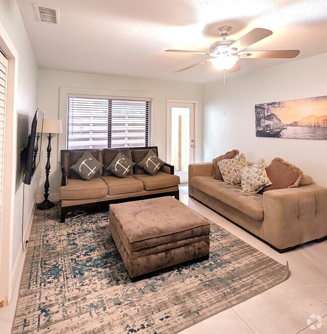 Building Photo - 700 SE 14th Ct Unit J Ramos Rental