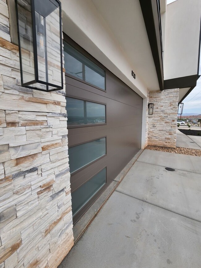 Photo - Luxury Townhome
