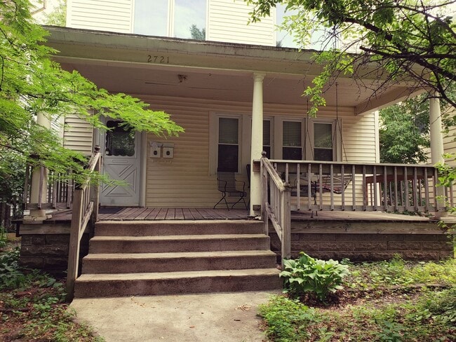 Building Photo - 2721 Fremont Ave S Unit #2