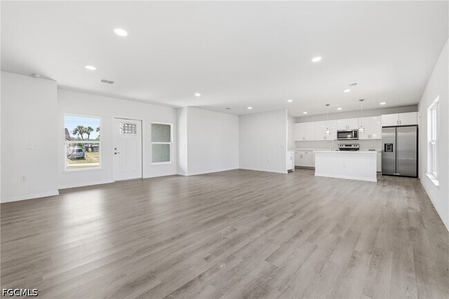 Photo - 1406 Ford Cir